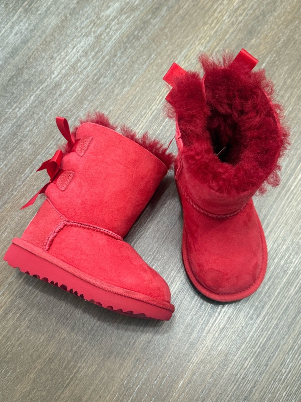 UGG Toddler Red Fur-Lined Bow Boots - Size 6 / 6c